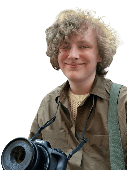 Oliver Battershall profile photo image with camera